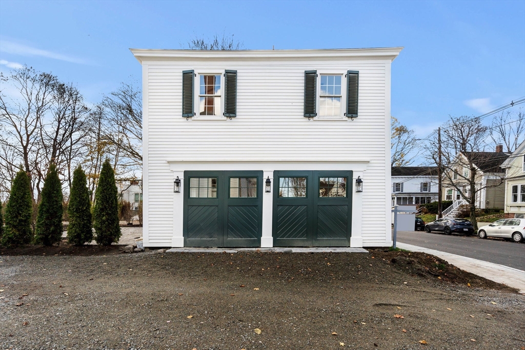 209R High Street