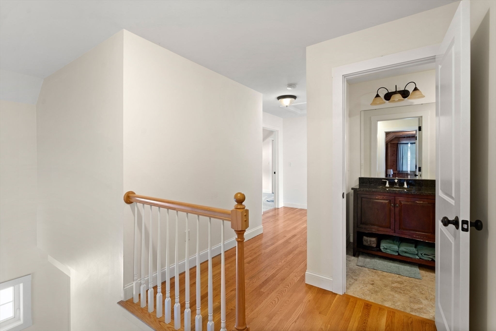 28 Halls Way