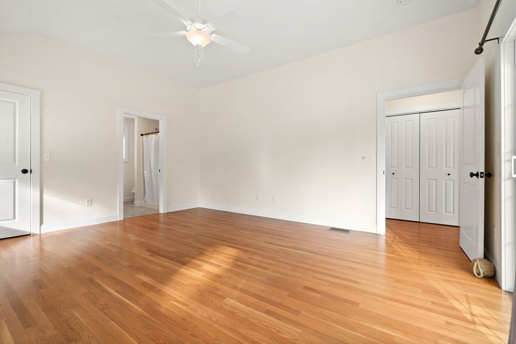 28 Halls Way