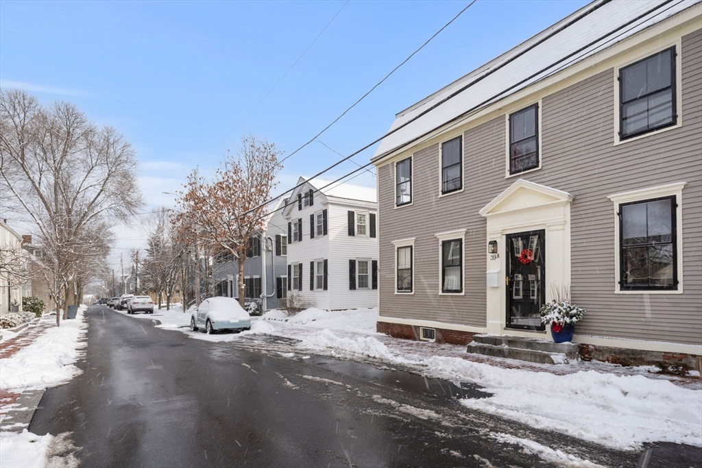 39-1/2 Boardman St # 39H