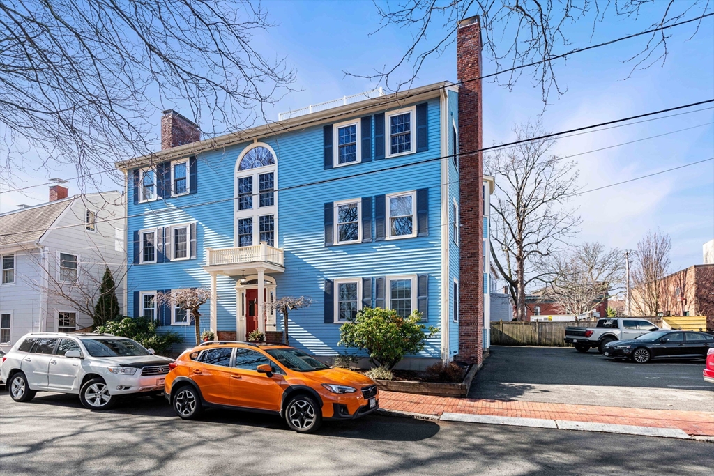 6-8 Temple St # 4