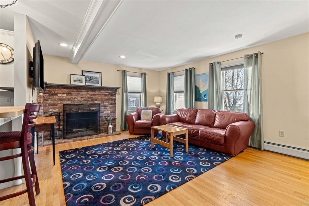 6-8 Temple St # 4