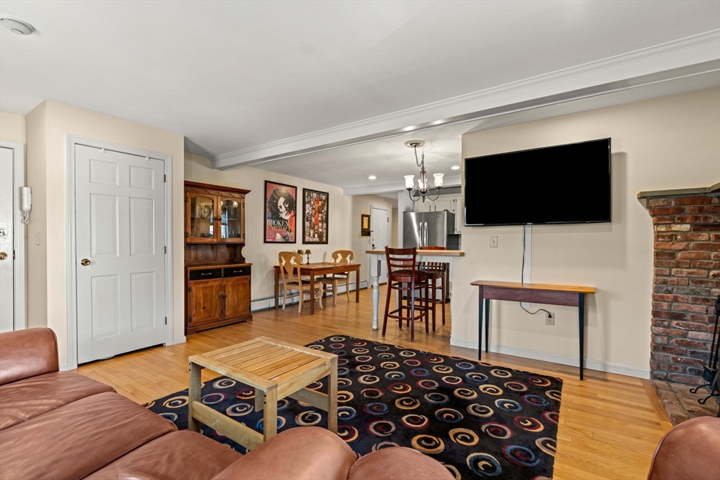6-8 Temple St # 4