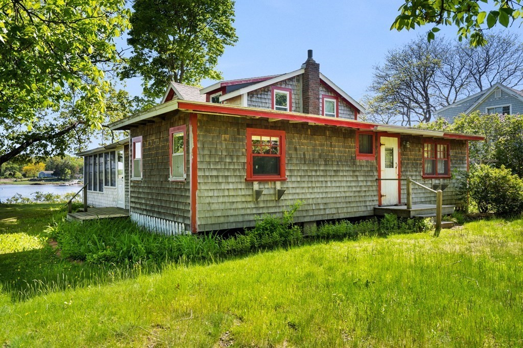54 Cottage Rd