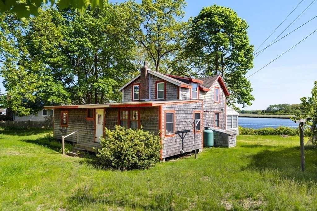54 Cottage Rd