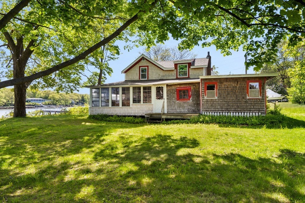 54 Cottage Rd