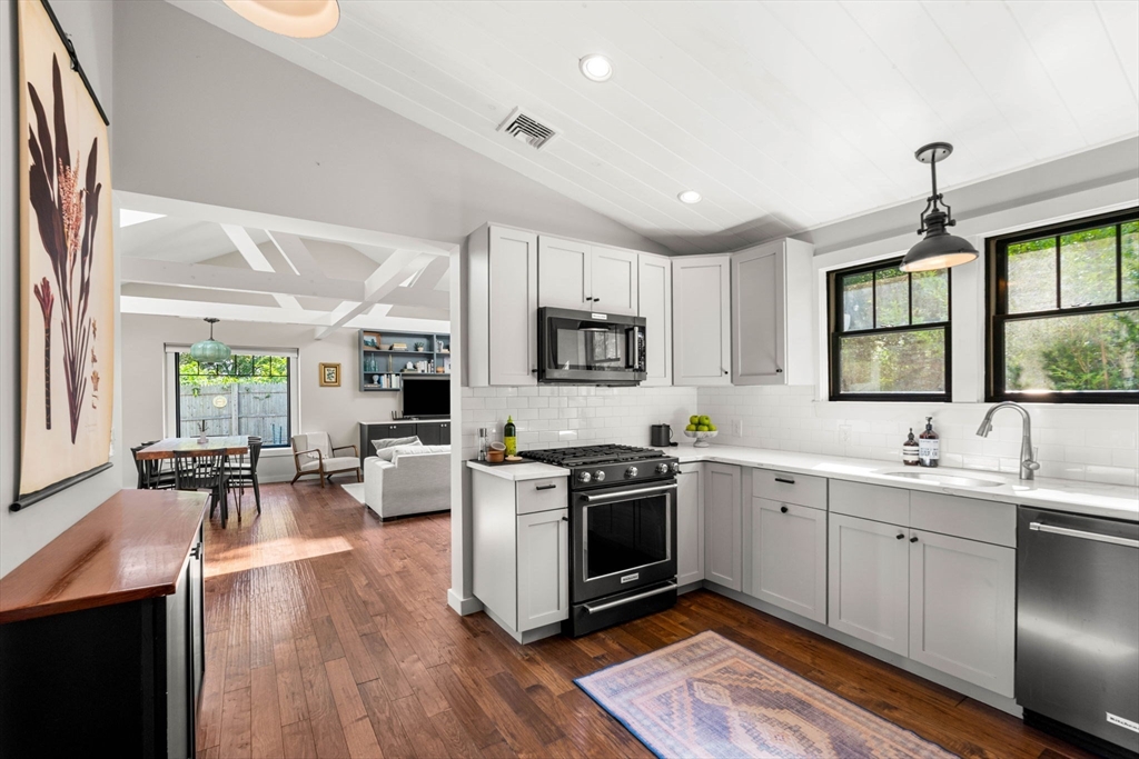 66 Cottage Rd