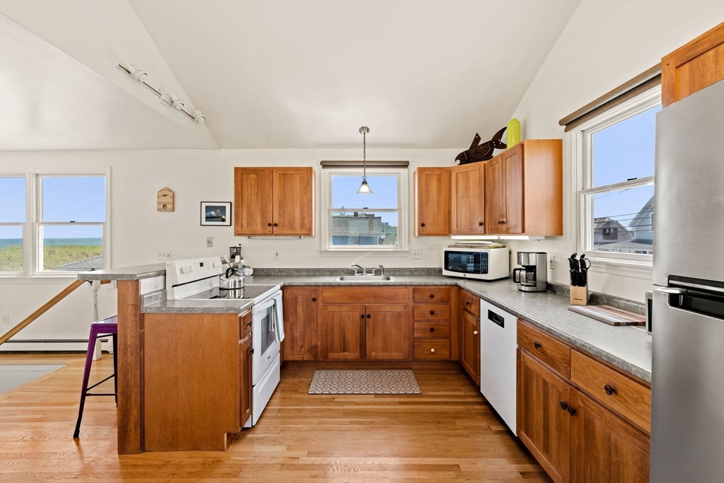 82 Northern Blvd