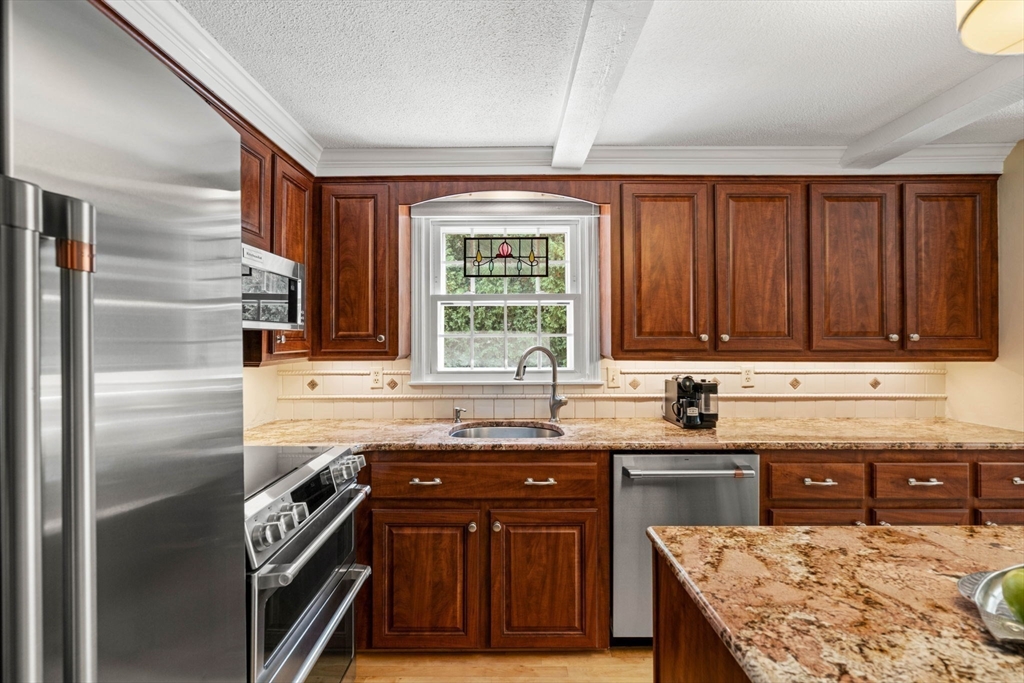 3 Riverview Drive