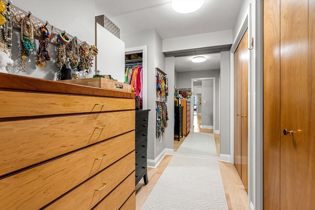 40 Village Rd # 1508