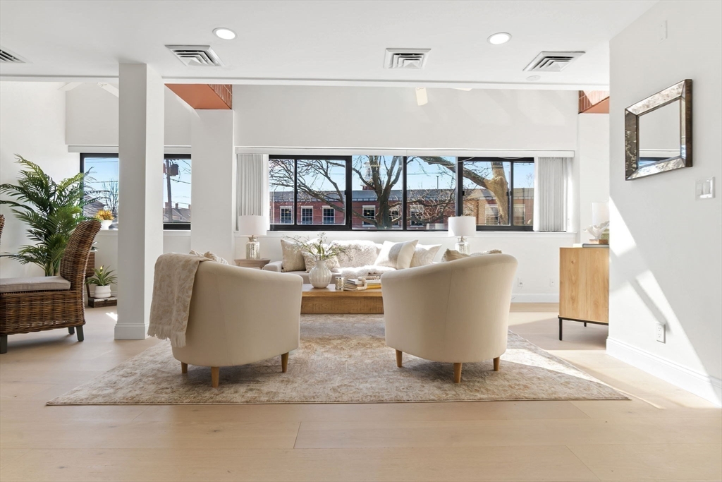 58 Merrimac St # 5 Unit: 2-5