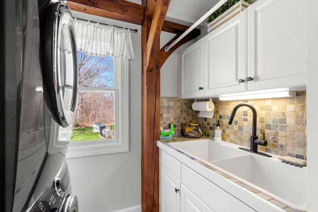 11 Archelaus Hill Rd