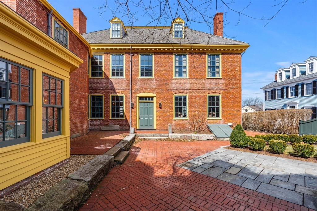17 Federal St