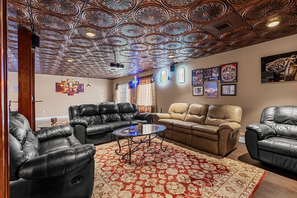 17 Marshall Way