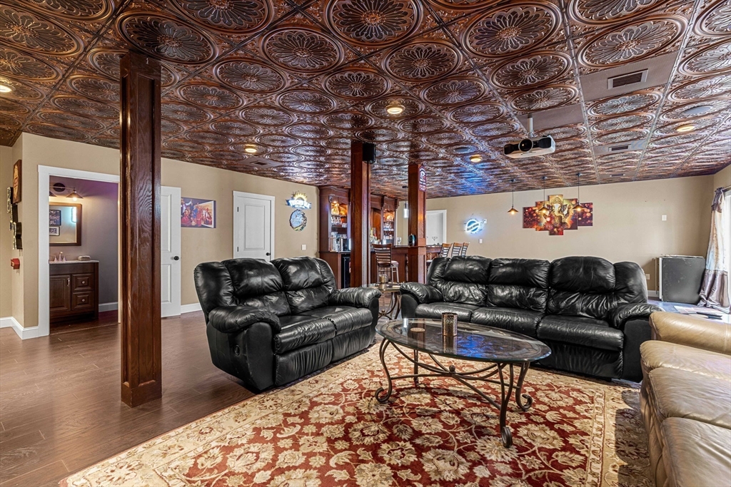 17 Marshall Way