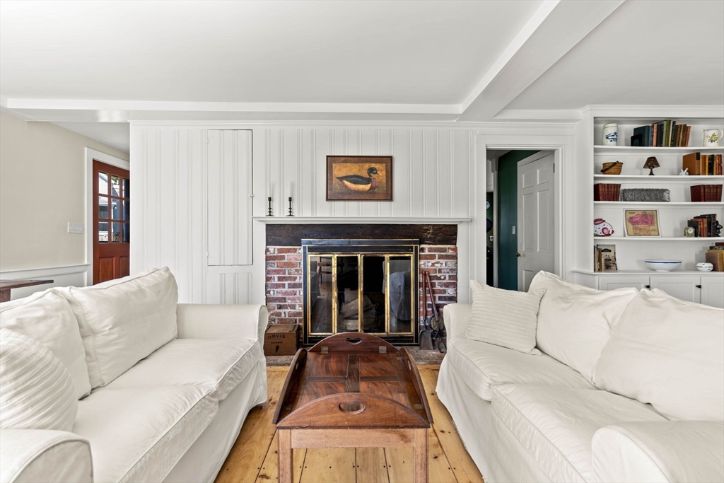 11 Bayview Ln