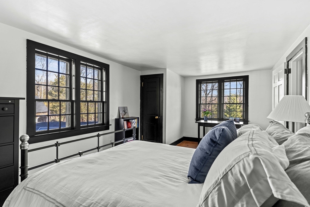 11 Bayview Ln