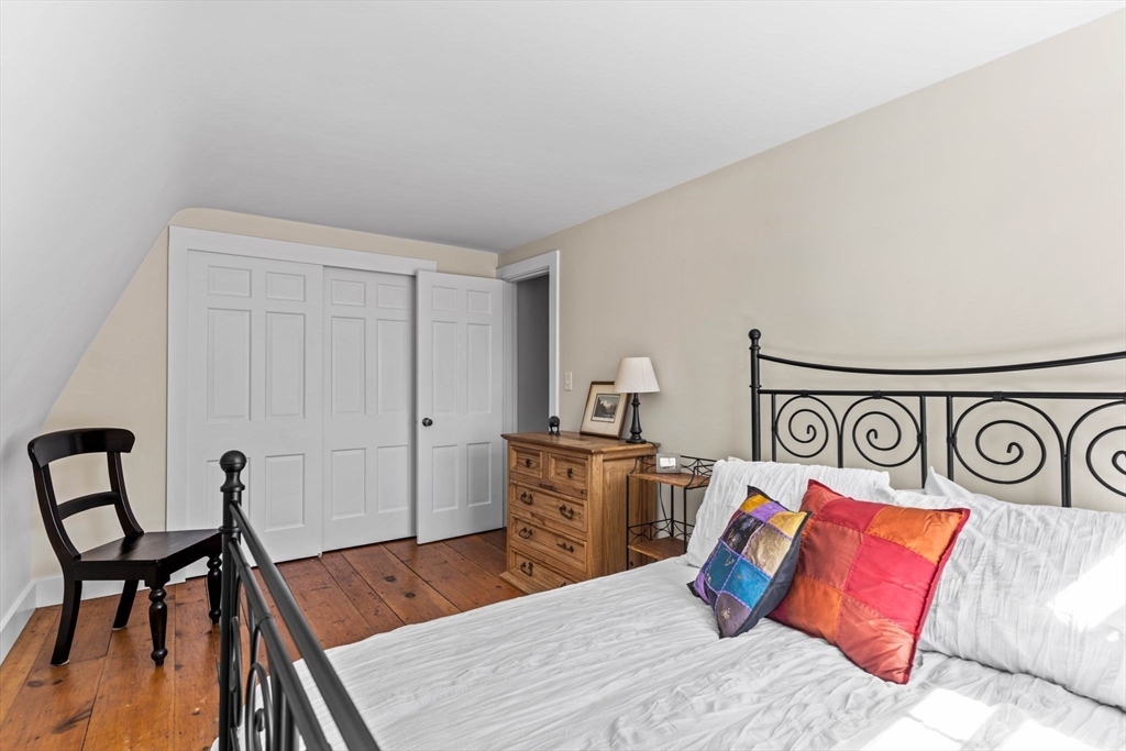 11 Bayview Ln