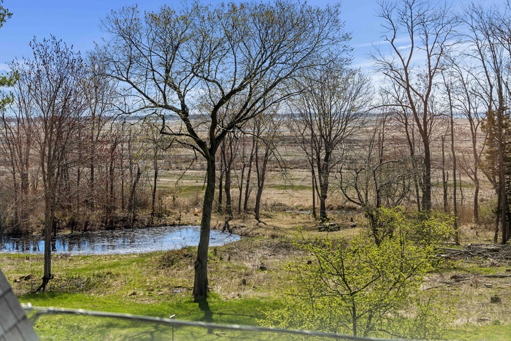 11 Bayview Ln