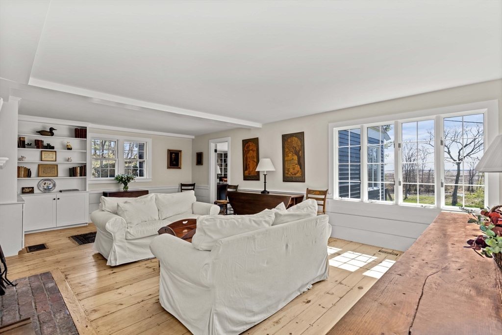 11 Bayview Ln