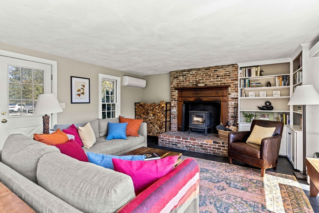 11 Bayview Ln