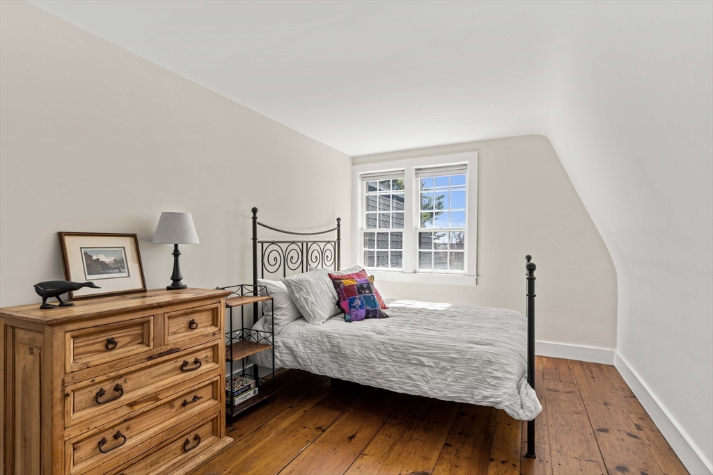 11 Bayview Ln