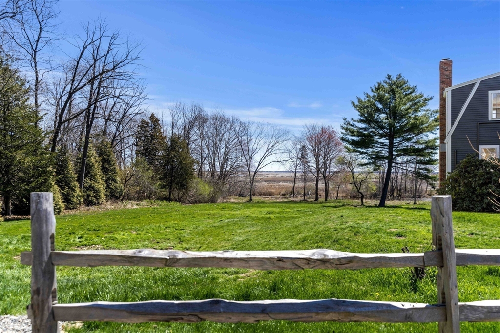 11 Bayview Ln
