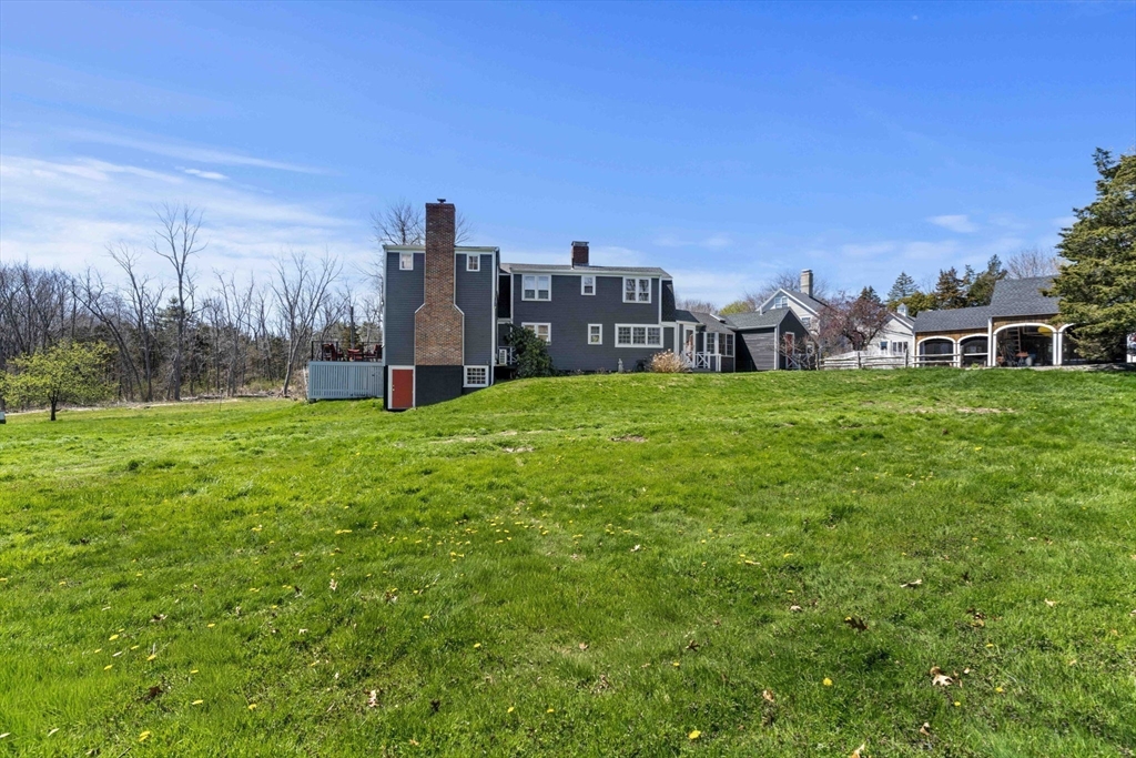 11 Bayview Ln