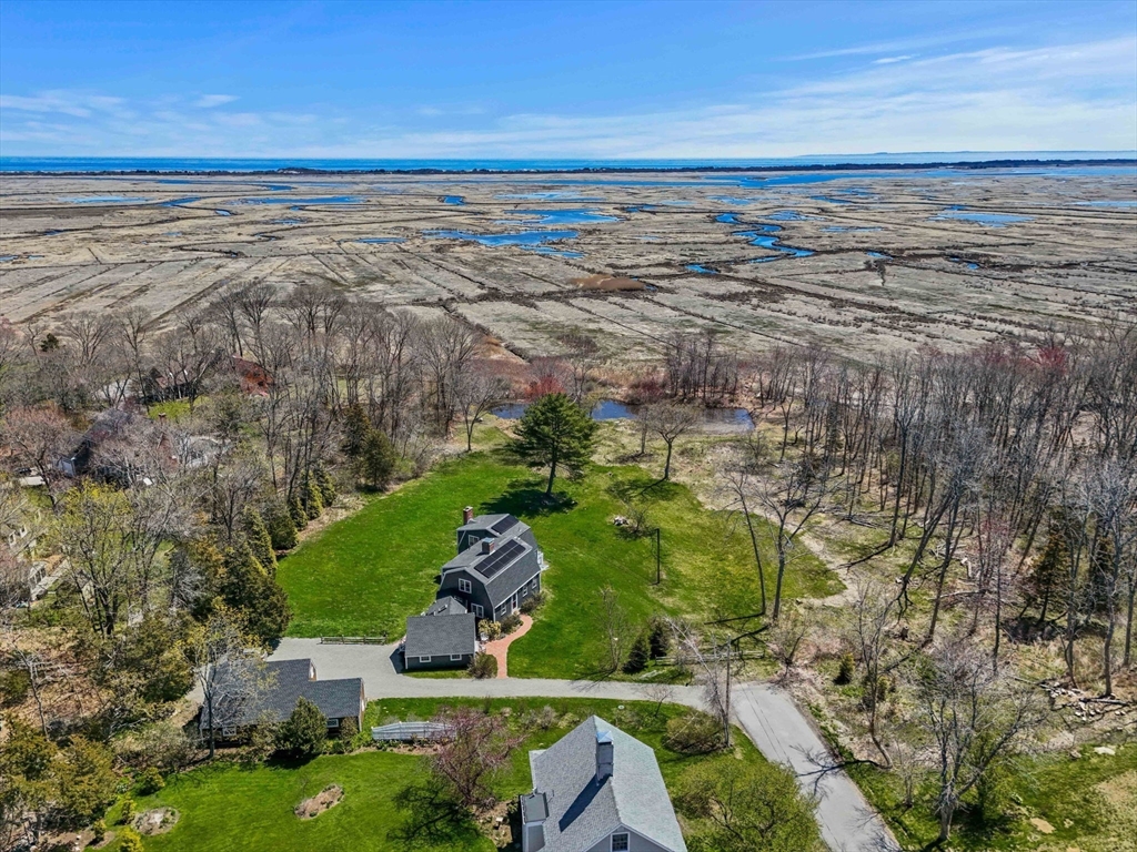 11 Bayview Ln