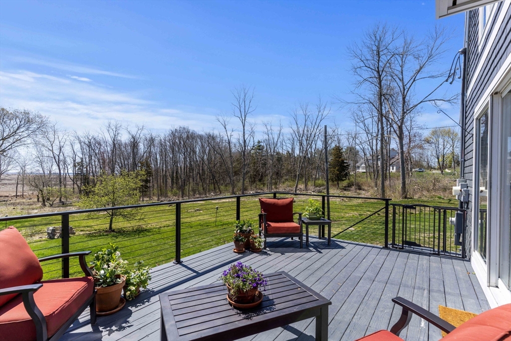 11 Bayview Ln