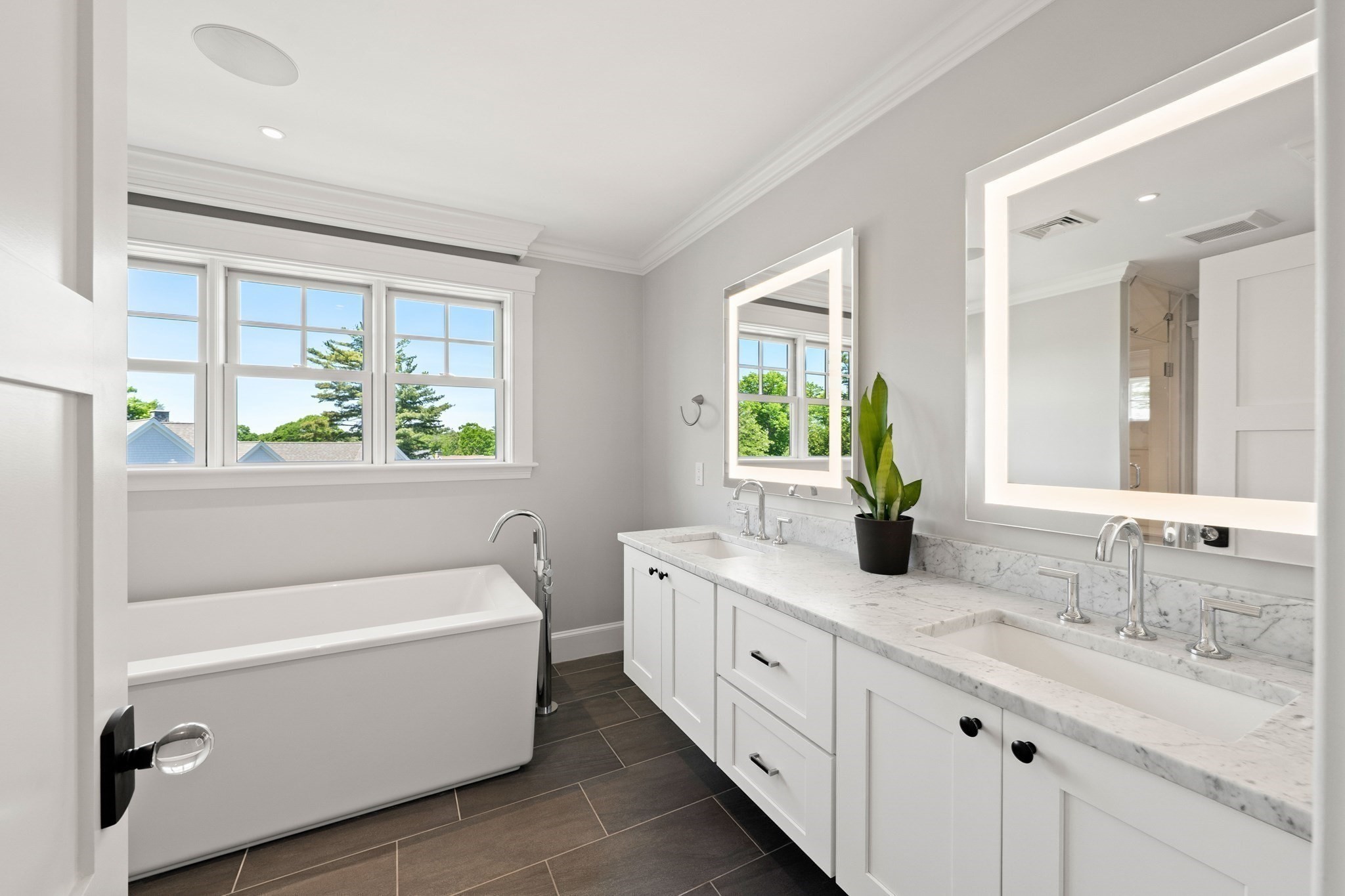 45 Whitehall Cir