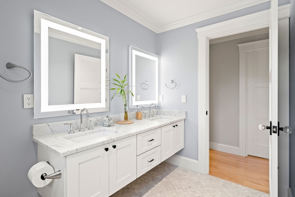 45 Whitehall Cir