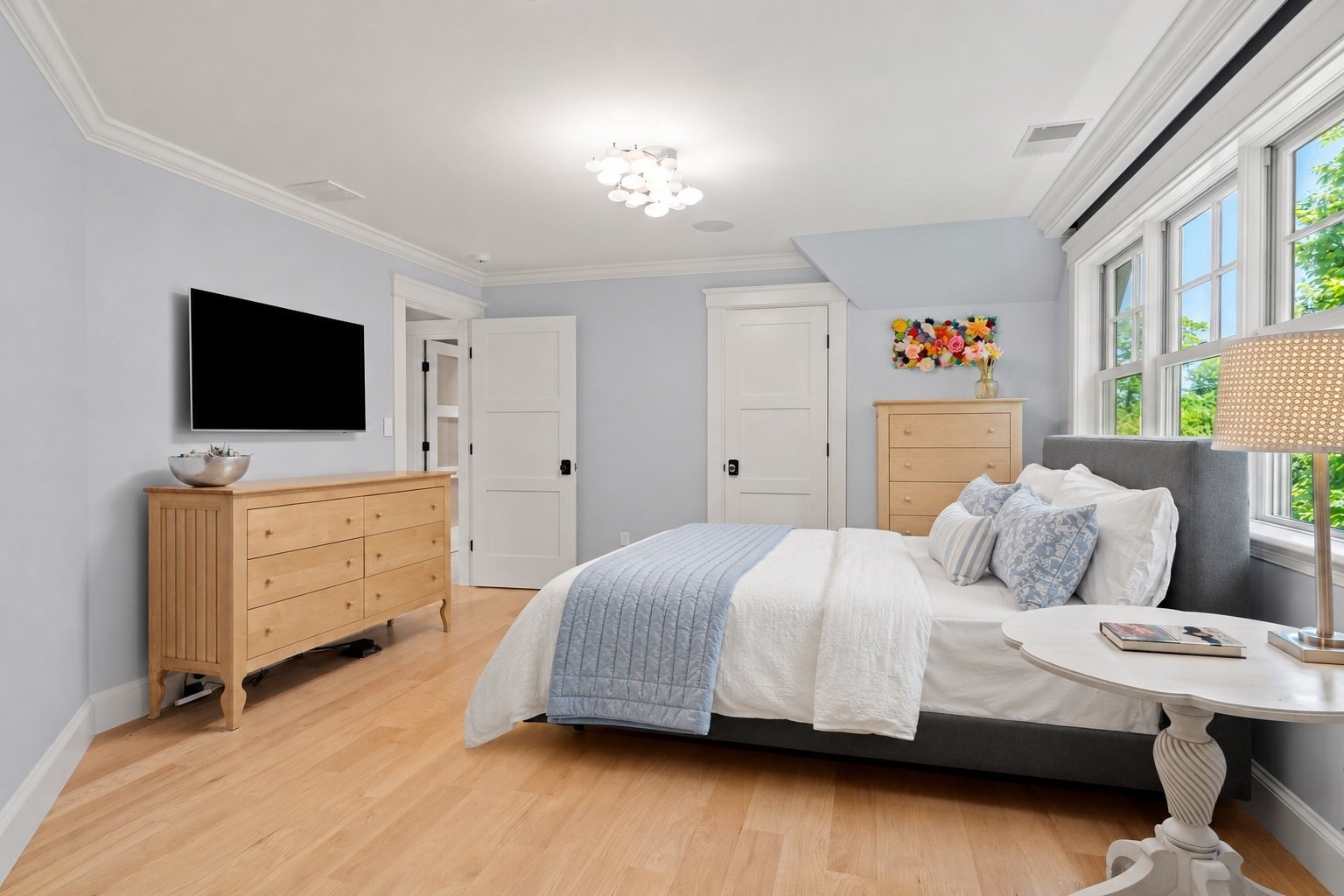 45 Whitehall Cir