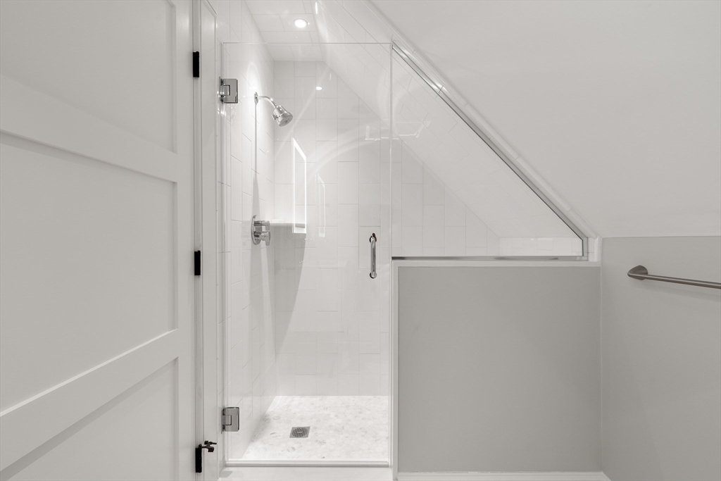 45 Whitehall Cir