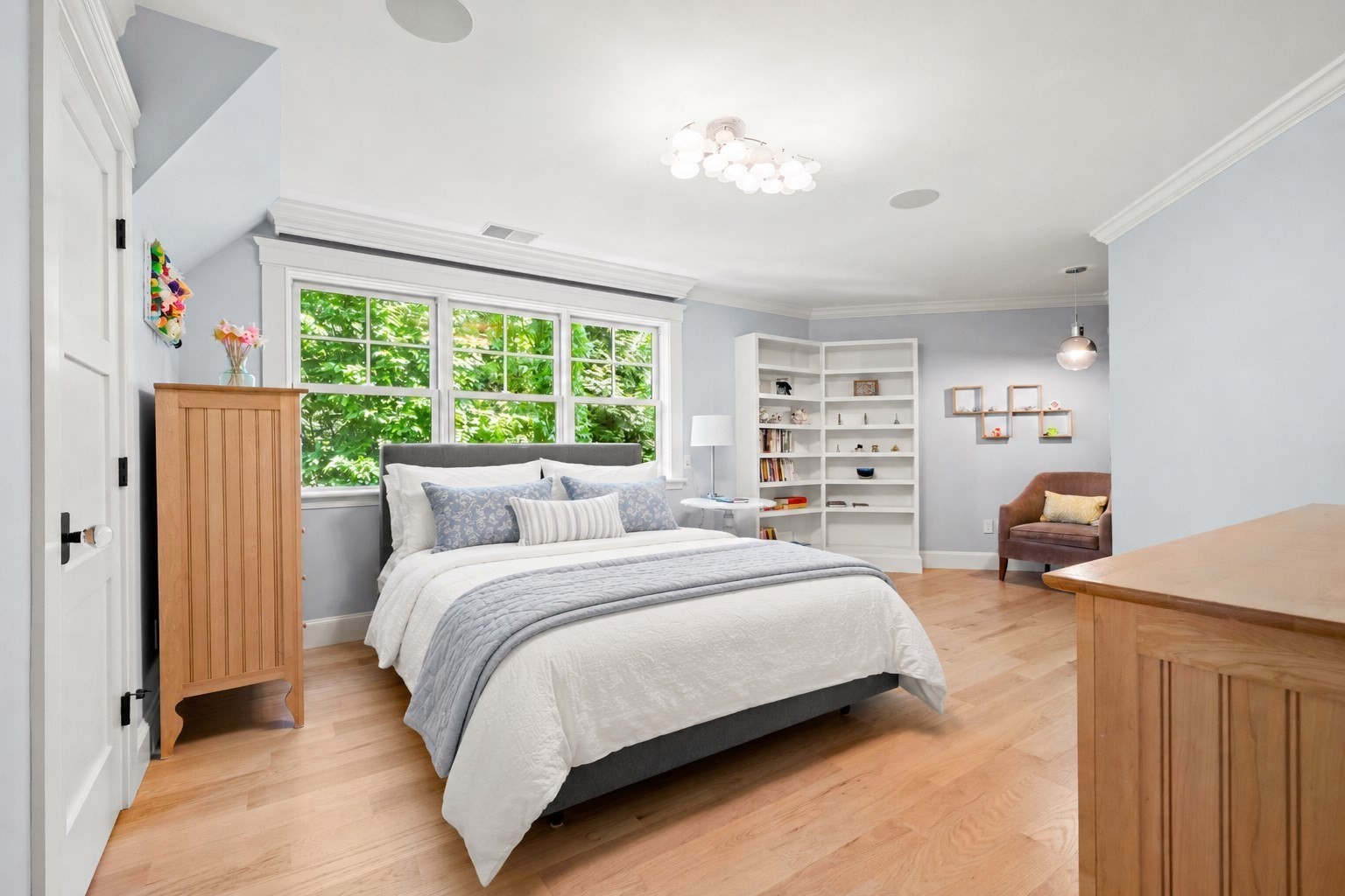 45 Whitehall Cir