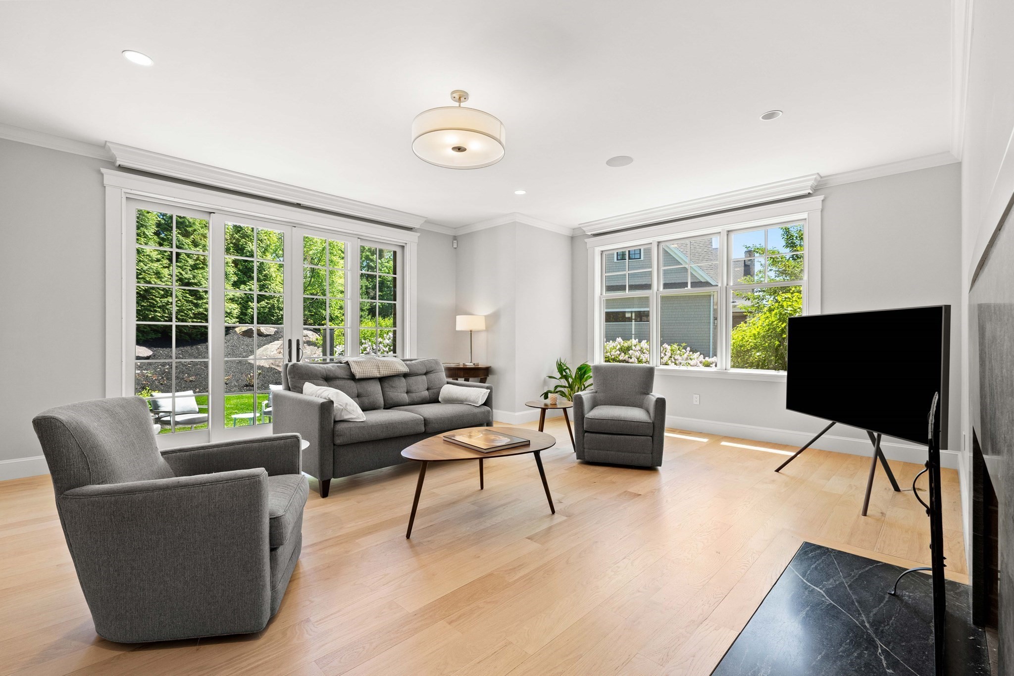 45 Whitehall Cir