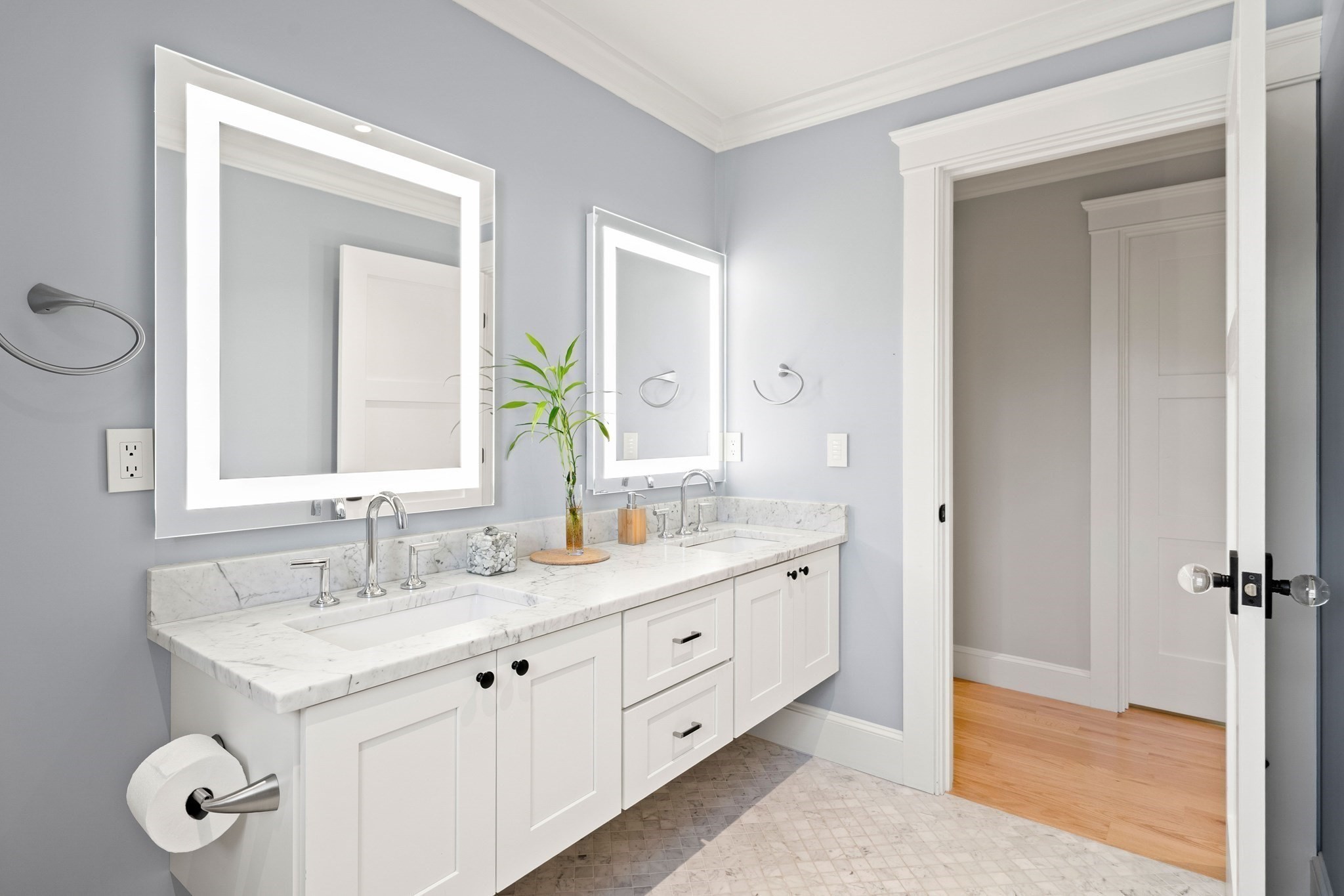 45 Whitehall Cir