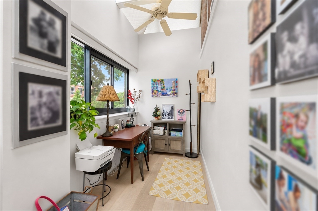 58 Merrimac St # 5 Unit: 2-5