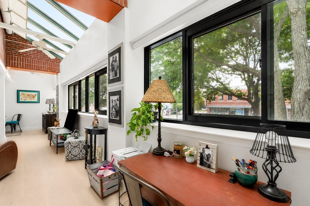 58 Merrimac St # 5 Unit: 2-5