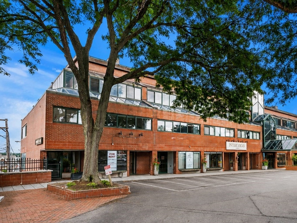 58 Merrimac St # 5 Unit: 2-5