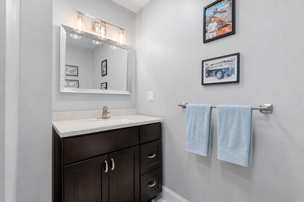 58 Merrimac St # 5 Unit: 2-5