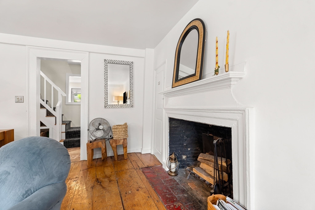 16 Warren St # 16