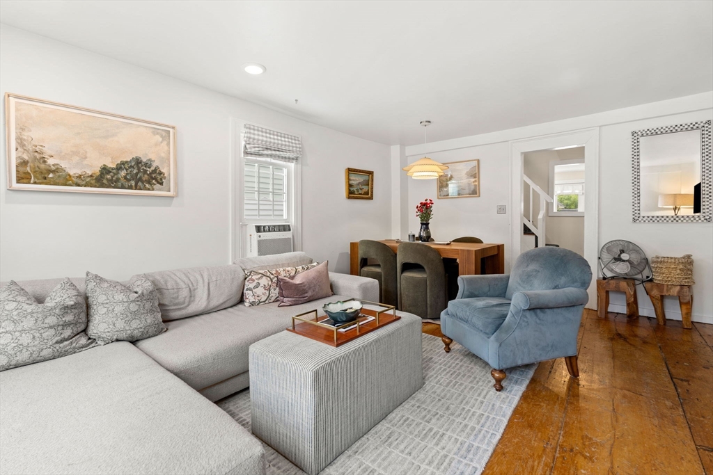 16 Warren St # 16