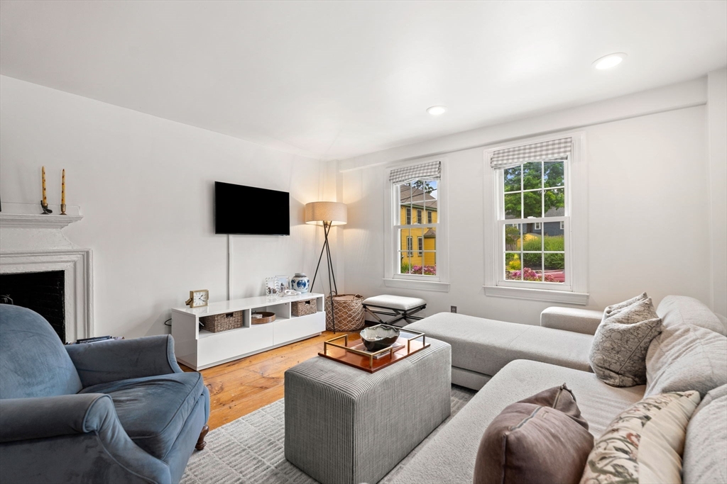 16 Warren St # 16