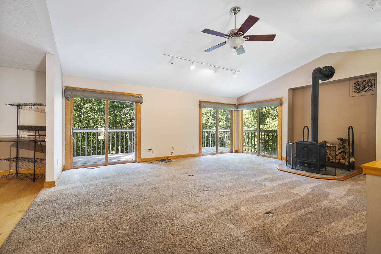 401 Eyre Lane
