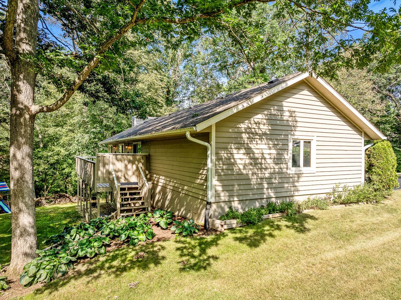 401 Eyre Lane