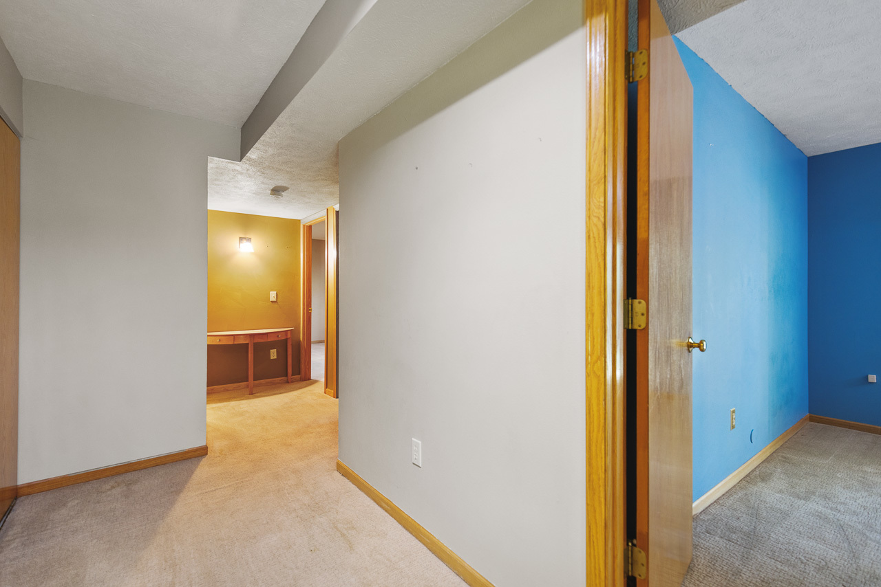 401 Eyre Lane