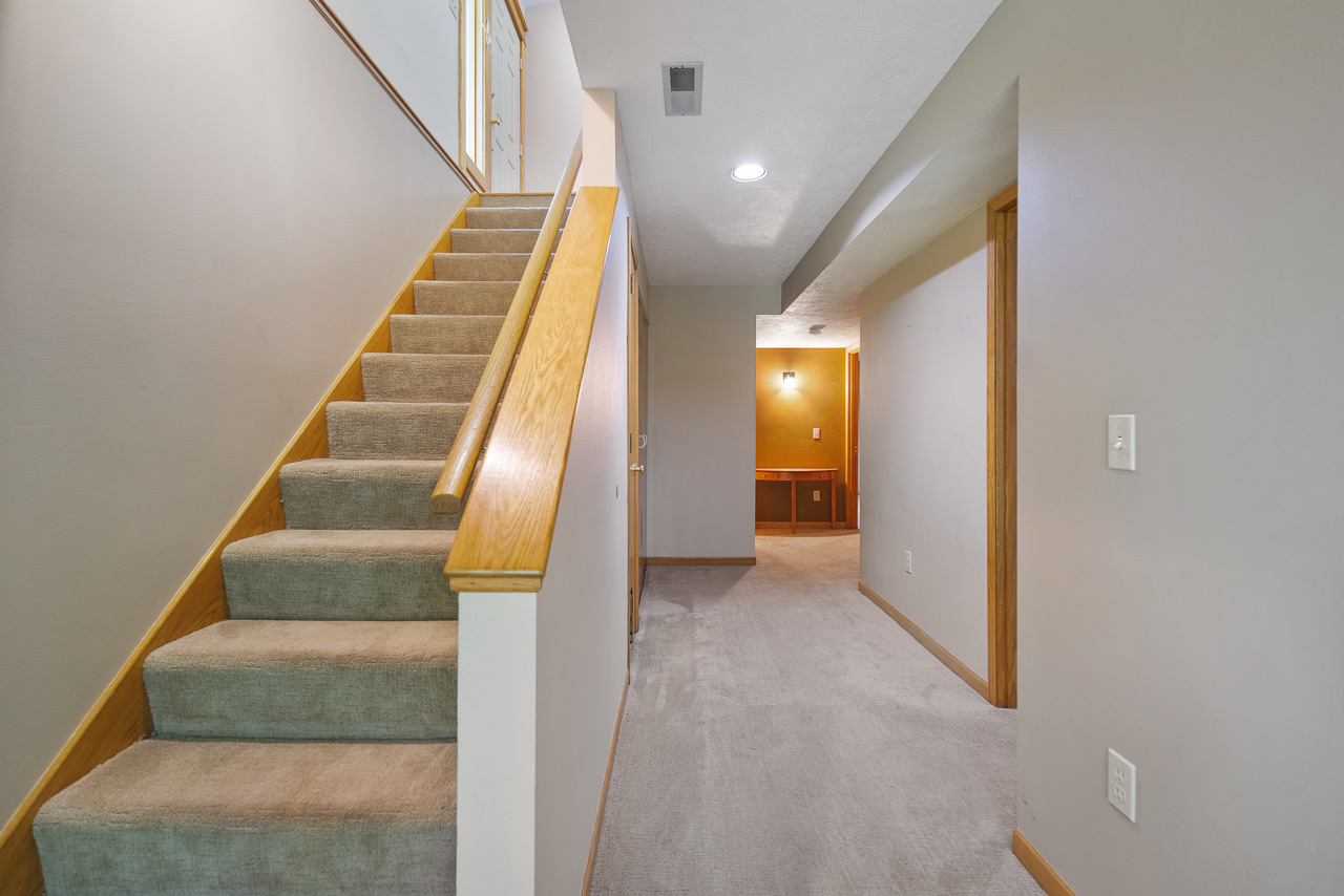 401 Eyre Lane