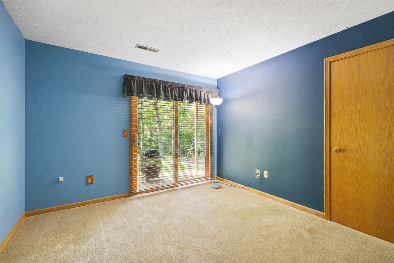 401 Eyre Lane
