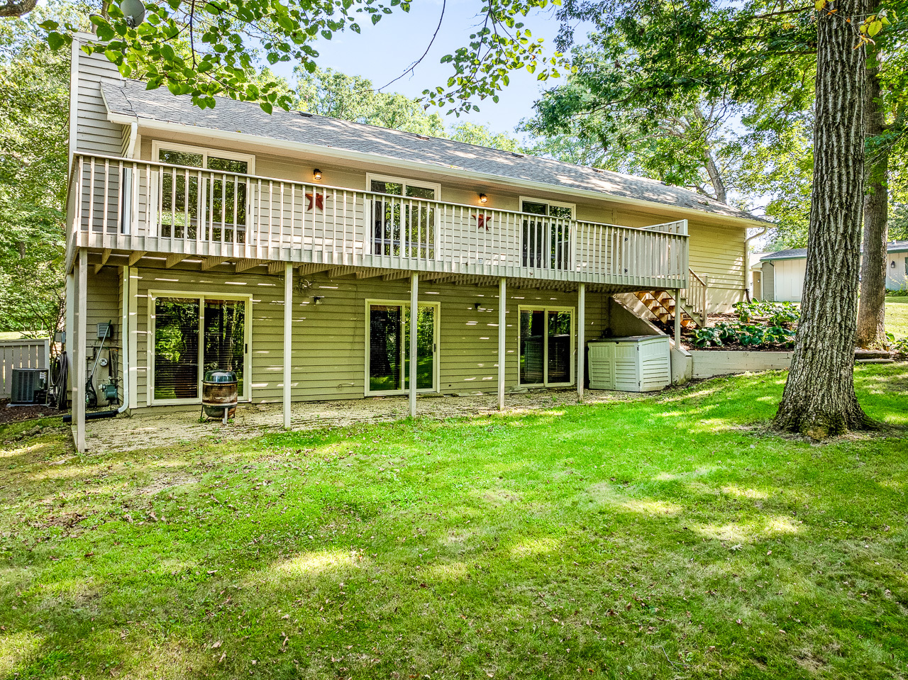 401 Eyre Lane